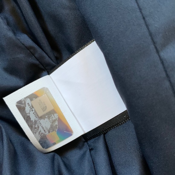 The North Face Women’s Femtastic Insulated Vest - Picture 5 of 8